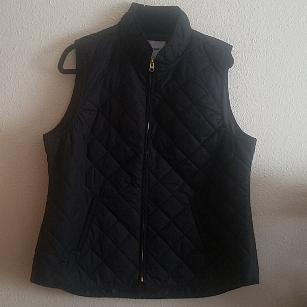 NWOT. XL Black. Old Navy women's vest